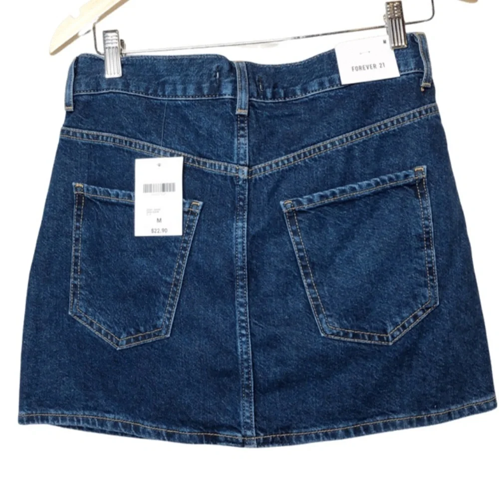 NWT Forever 21 Dark Wash Denim Mini Skirt Button Fly Size Medium‎